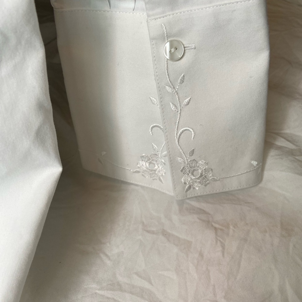 Coldwater Creek White Embroidered Button-Up Shirt - Picture 5 of 7